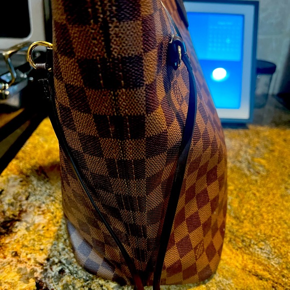 Louis Vuitton Neverfull purchased 2022/2023 w/receipt. - Picture 6 of 6